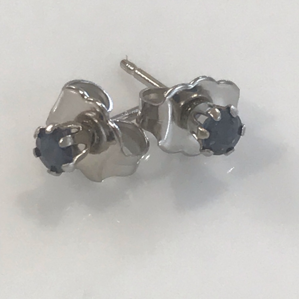 💙Genuine Sapphire 2.75 MM Surgical Steel Earrings